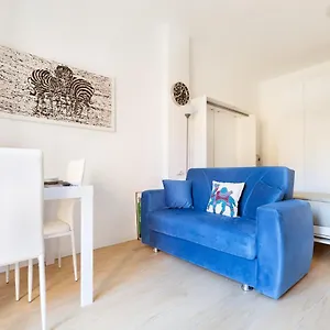 Elegant Flat In Milan, Wi-fi E Netflix! , Milano Italia